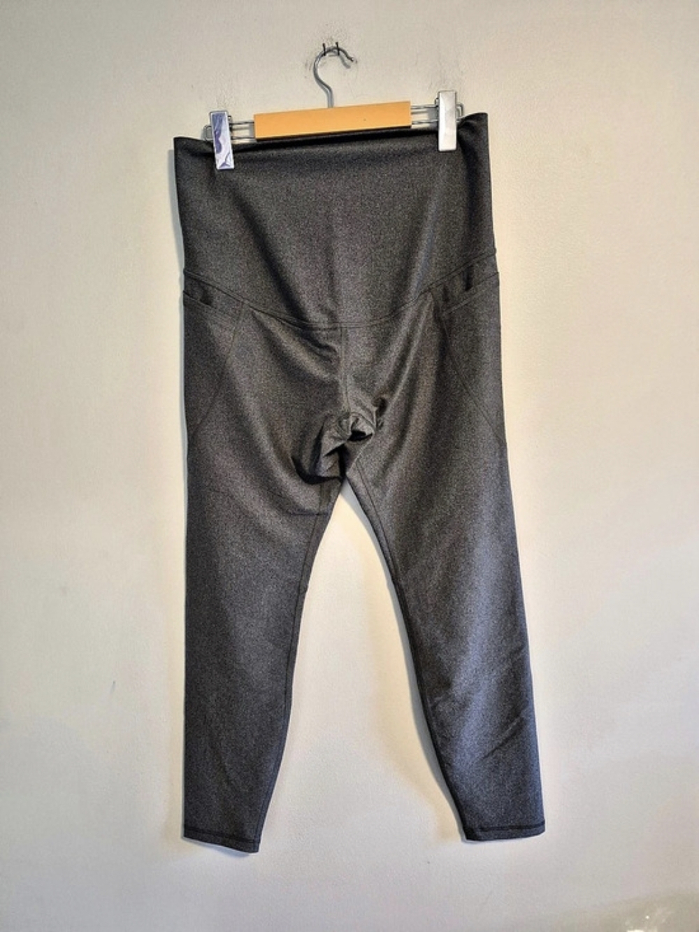 Old Navy Active Maternity Medium Gray Leggings